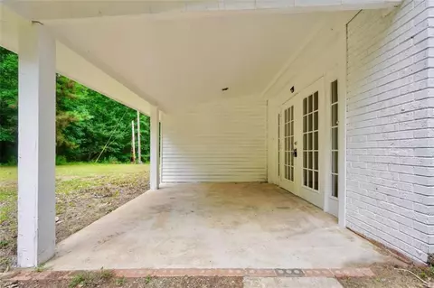 Exterior - 14908 Brown Bridge Rd, Covington, GA 30016 photo 4 of 7