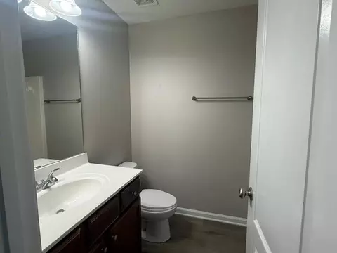 Bath - 3902 Brockenhurst Dr, Buford, GA 30519 photo 3 of 3