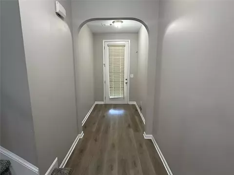 Entry Way - 3902 Brockenhurst Dr, Buford, GA 30519 photo 2 of 2