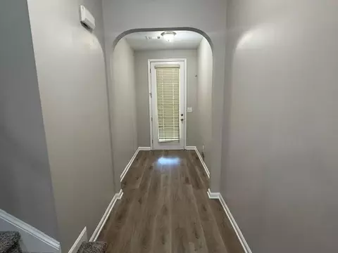Entry Way - 3902 Brockenhurst Dr, Buford, GA 30519 photo 3 of 3