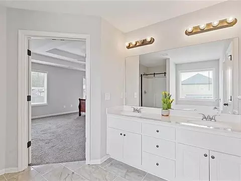 Bath - 796 Pinnacle Dr, Winder, GA 30680 photo 2 of 5