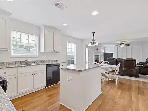 Kitchen - 796 Pinnacle Dr, Winder, GA 30680 photo 6 of 7