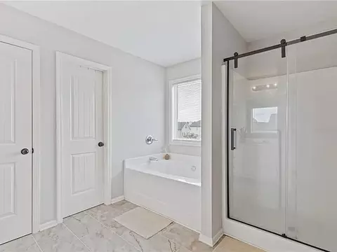 Bath - 796 Pinnacle Dr, Winder, GA 30680 photo 4 of 5