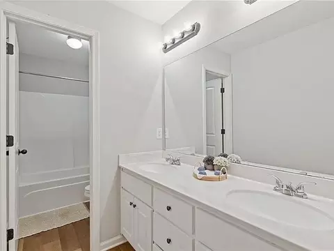 Bath - 796 Pinnacle Dr, Winder, GA 30680 photo 5 of 5