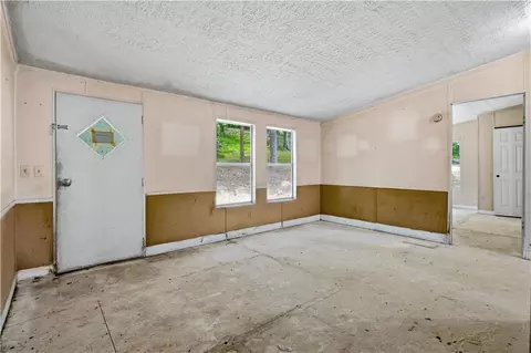 Living - 274 Water Plant Rd, Commerce, GA 30529 photo 1 of 1