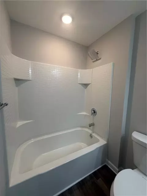 Bath - 11958 Fuller St, Hampton, GA 30228 photo 6 of 7