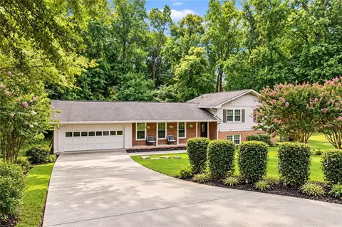 5382 Rockwood Ct, Stone Mountain, GA 30087