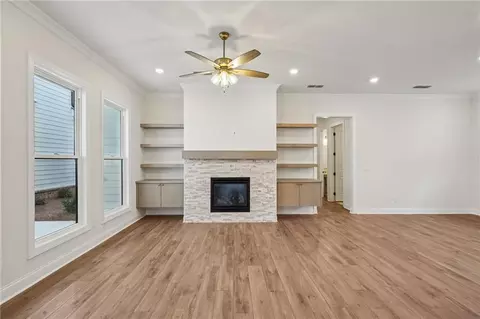 522 Pearl St, Cumming, GA 30040