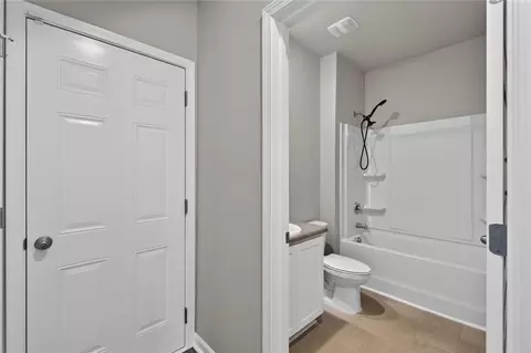 Entry Way - 1717 Beckworth Ln, Hampton, GA 30228 photo 7 of 14