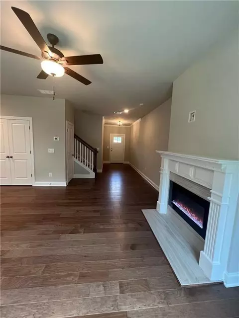 Living - 340 Lakeside Ct, Canton, GA 30114 photo 4 of 5