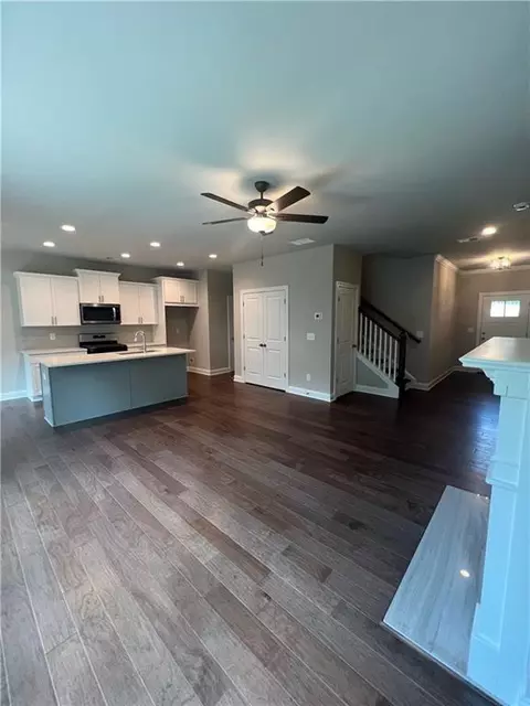Living - 340 Lakeside Ct, Canton, GA 30114 photo 3 of 5