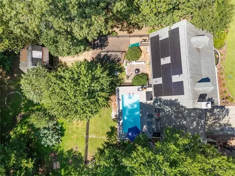 55 Creek View Dr, Hoschton, GA 30548