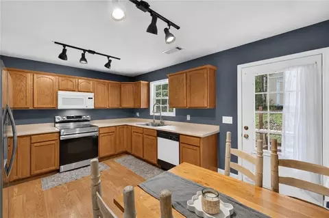 3548 Lakeview Dr, Gainesville, GA 30501 photo 11