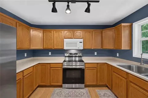 3548 Lakeview Dr, Gainesville, GA 30501 photo 12