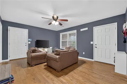 3548 Lakeview Dr, Gainesville, GA 30501 photo 5