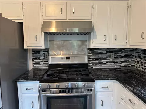 Kitchen - 2697 Shetland Ln, Duluth, GA 30096 photo 3 of 4