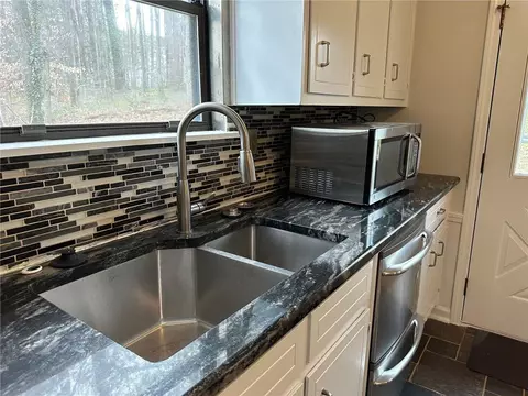 Kitchen - 2697 Shetland Ln, Duluth, GA 30096 photo 4 of 4