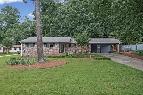 1050 Castlewood Dr, Woodstock, GA 30189
