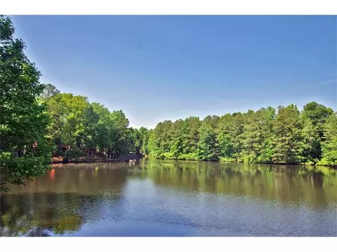 605 Garden Ct, Atlanta, GA 30328