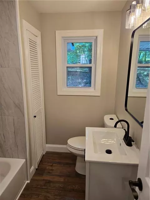 Bath - 131 Mountain View Dr, Gainesville, GA 30501 photo 1 of 7