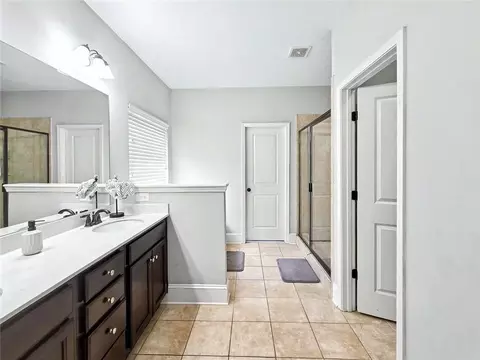 Bath - 2015 Chapel Estates Ln, Dacula, GA 30019 photo 1 of 3