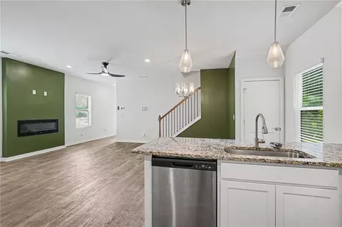 336 Wandering Brook Dr, Mcdonough, GA 30253