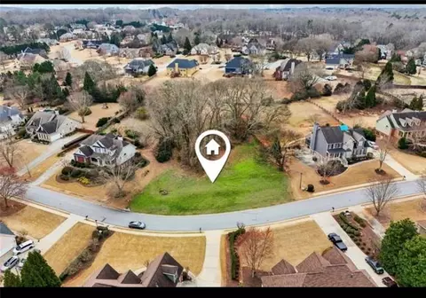 693 Reece Dr, Hoschton, GA 30548