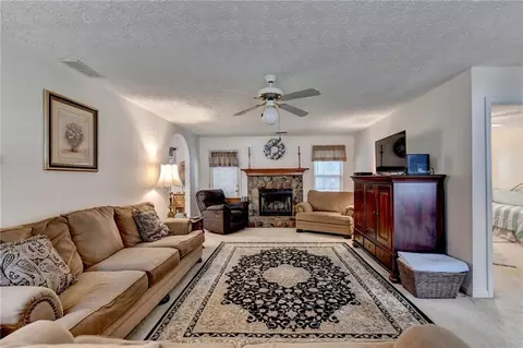 940 Willow Springs Ct, Loganville, GA 30052