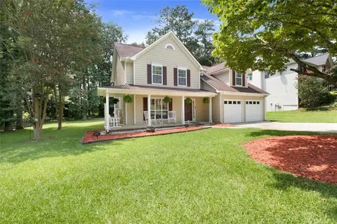 9878 Point View Dr, Jonesboro, GA 30238