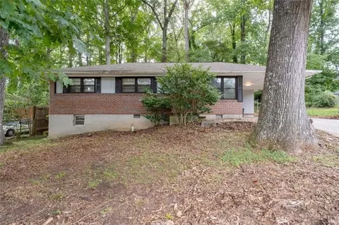 4642 Bartlett Rd, Forest Park, GA 30297