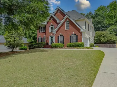 1116 Maple Creek Rdg, Loganville, GA 30052