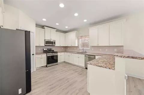 1300 Primrose Park Rd, Sugar Hill, GA 30518