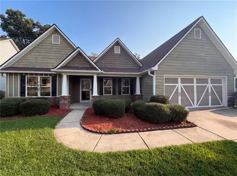 453 Castle Top Ln, Lawrenceville, GA 30045