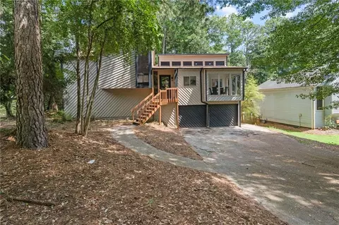 201 Rustic Ridge Dr NE, Kennesaw, GA 30144