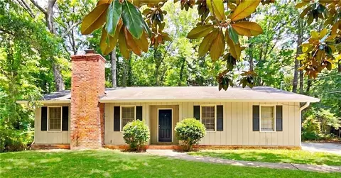 3295 Redona Dr, College Park, GA 30349
