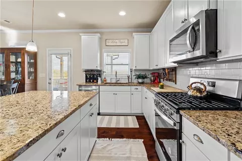 Kitchen - 622 Little Bear Loop, Canton, GA 30114 photo 3 of 3
