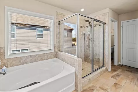 Bath - 622 Little Bear Loop, Canton, GA 30114 photo 6 of 6