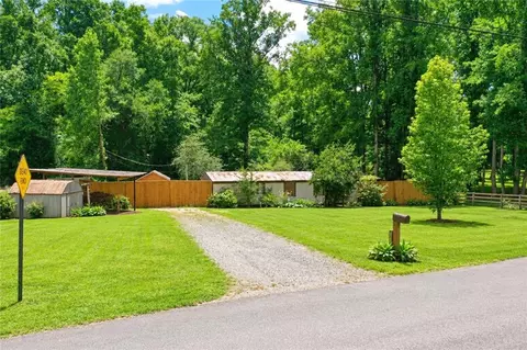 236 Pinewood Trl, Dawsonville, GA 30534