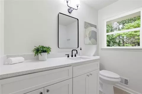 Bath - 2905 Red Pine Ct, Duluth, GA 30096 photo 3 of 4