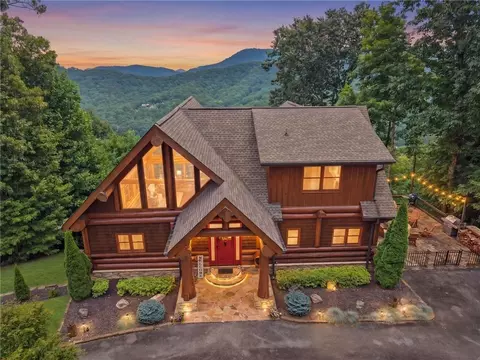 495 Overlook Dr, Blue Ridge, GA 30513