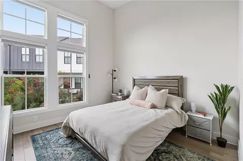 913 Brees Ct, Atlanta, GA 30318