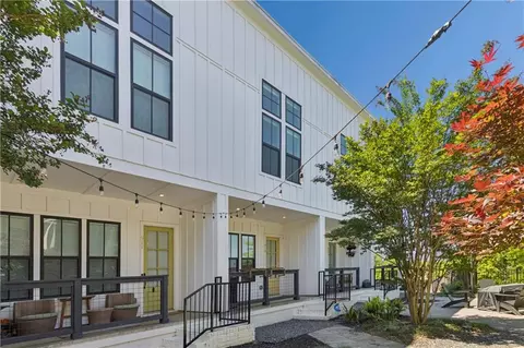 913 Brees Ct, Atlanta, GA 30318