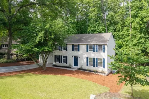 9470 Hillside Dr, Roswell, GA 30076