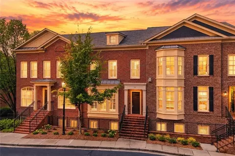 102 Riversgate Dr, Sandy Springs, GA 30339