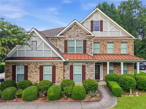 31 Village Green Ct SW, Lilburn, GA 30047