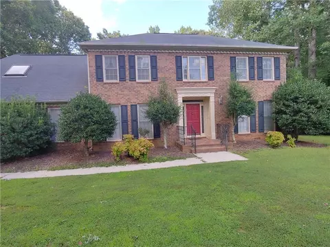 180 Creekview Trl, Fayetteville, GA 30214