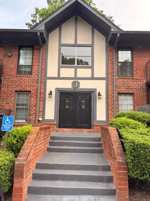 6851 Roswell Rd #J2, Sandy Springs, GA 30328
