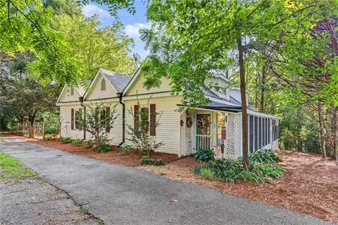140 E Oak St, East Ellijay, GA 30540