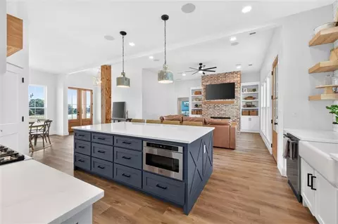 Kitchen - 1475 Storey Ln, Jefferson, GA 30549 photo 6 of 6