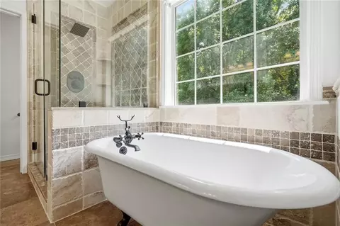 Bath - 2150 Pendleton Pl, Suwanee, GA 30024 photo 2 of 7